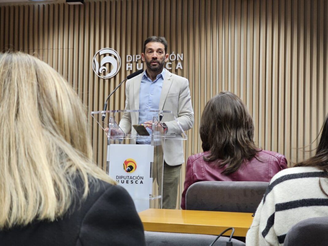 Enrique Pueyo durante su intervención. Foto DPH