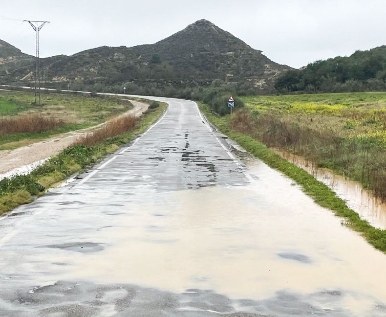 Las jornadas de lluvia resultan especialmente peligrosas a la hora de transitar por la A-1239