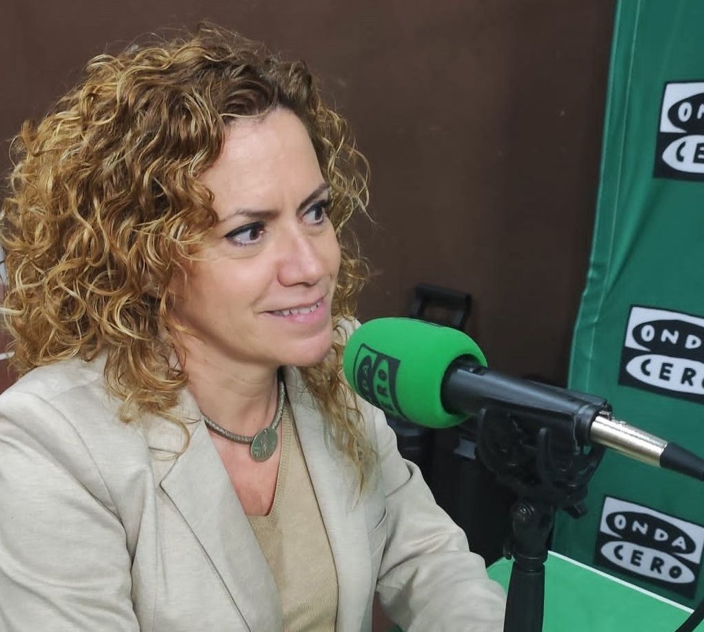 Mónica portada