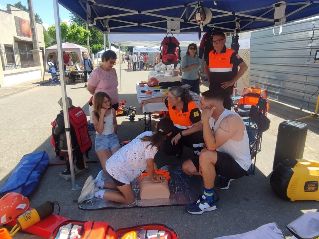 Actividad de primeros auxilios en la feria de la salud