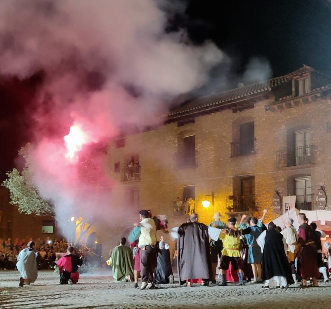Cruz de fuego sobre la carrasca, morisma 2024